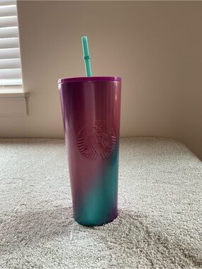Starbucks Purple Ombre Cold
Cup Tumbler New